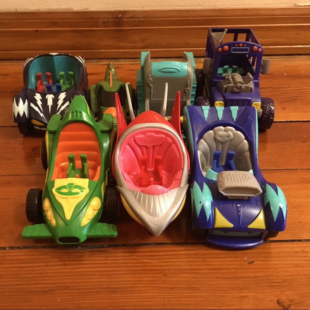 PJ Masks vehicle lot. 7 vehicles for Catboy, Gecko, Owlette and the team.